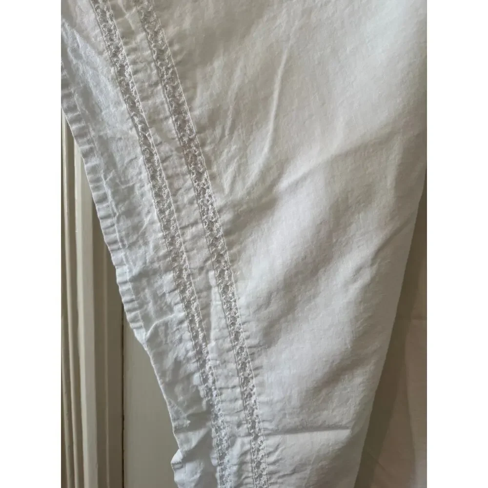 Nicole Miller Rectangular White Linen Tablecloth Crochet Trim